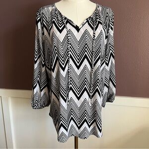 Chico’s V-Neck Easy Wear Black and White Top